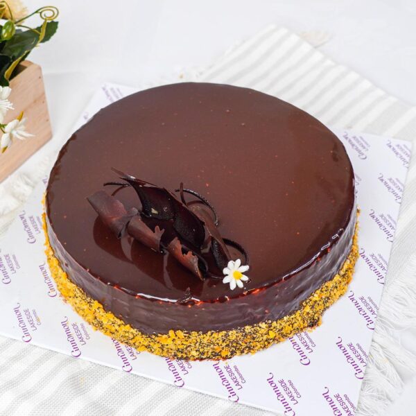 Domino Cake 1.2Kg - Image 2