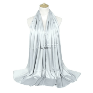 an image of a Silver colour shawl